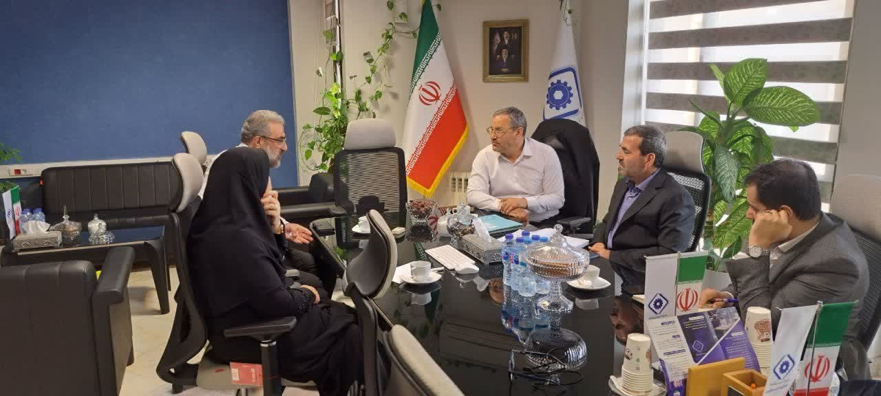  تبیین راهبردهای نوین حکمرانی در نشست مشاور وزیر در امور مجامع، شرکت ها و موسسات جهاد کشاورزی با مدیر عامل صندوق حمایت از سرمایه‌گذاری صنایع کوچک
